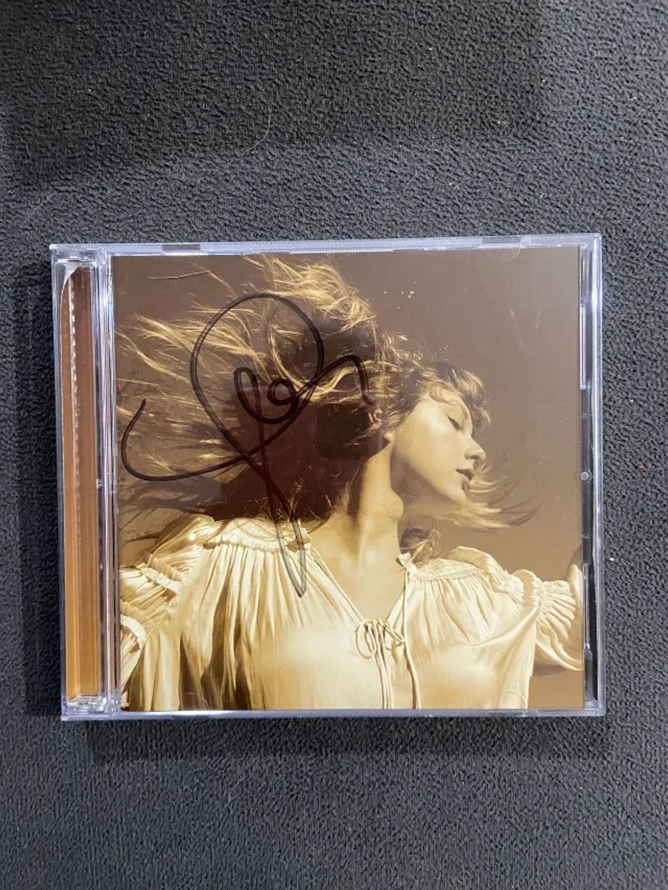 Taylor Swift single Shake it Off - Aparelhos de Som - Várzea da