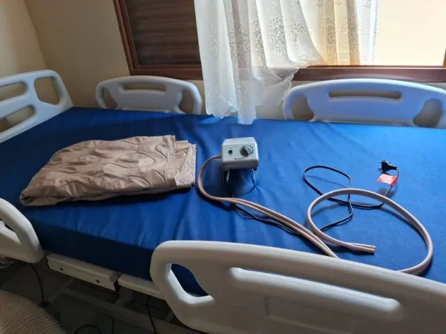 Cama Hospitalar elétrica com pouquíssimo uso  - Foto 2