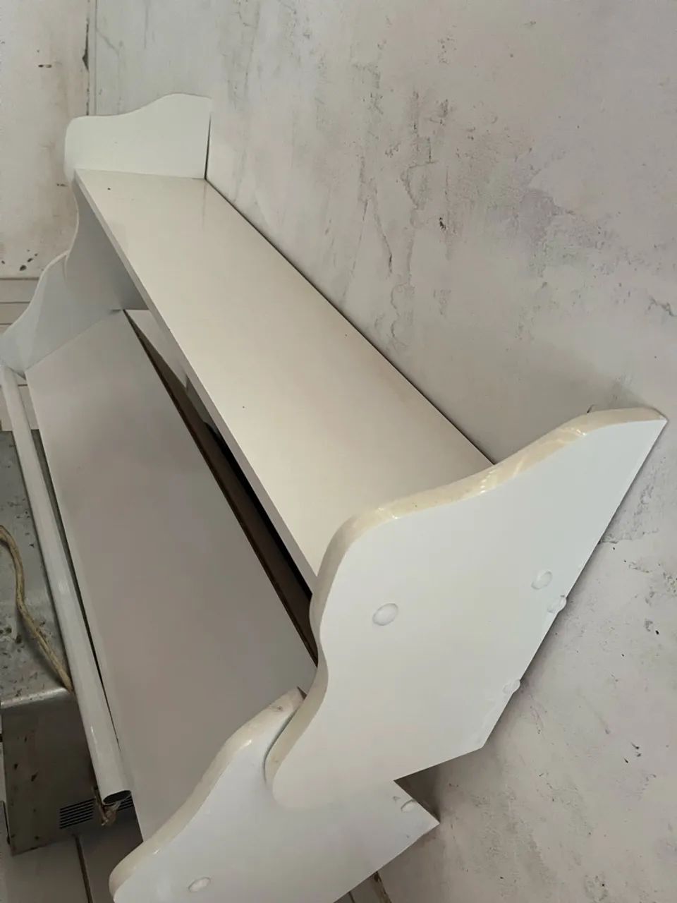 Prateleira para quarto de bebê 