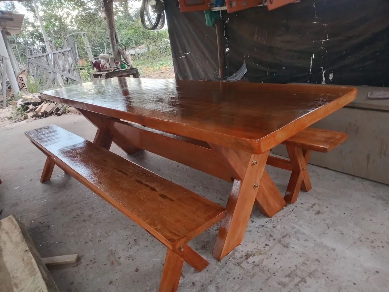 Mesa rustica com dois bancos - Foto 3