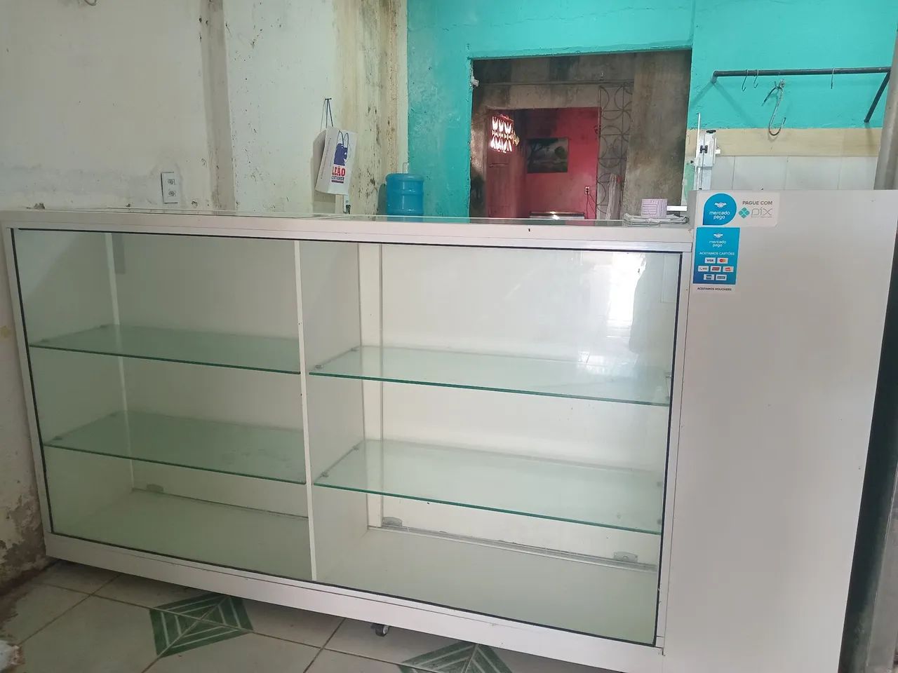 Vende-se esposito de bolos salgados e etc. Nunero *59 zap