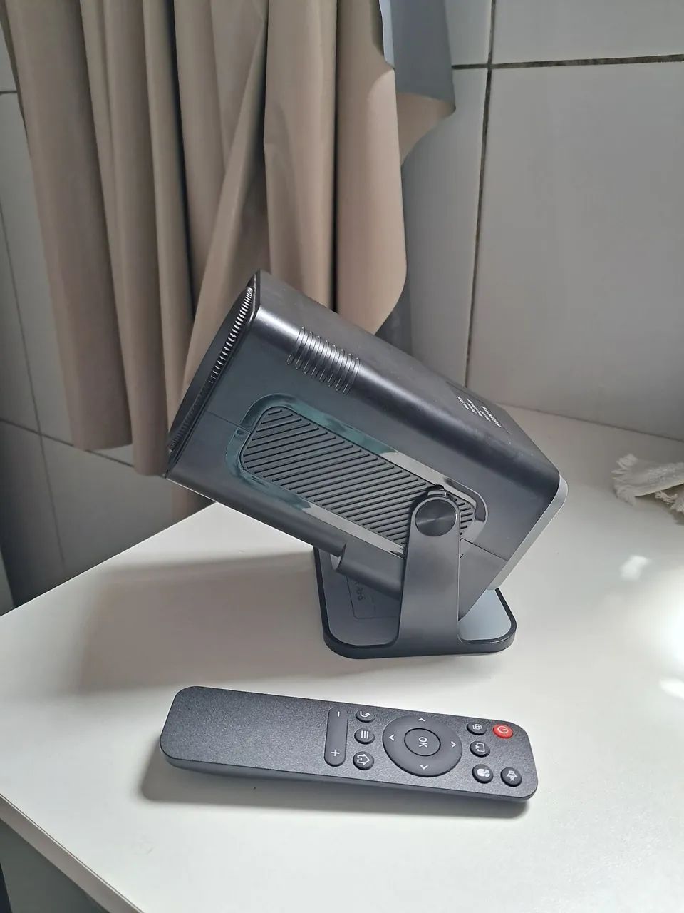 Projeto HY300 Original Portátil Smart Android 11 4k HD HDMI Wi-Fi Bluetooth Alto Falante 