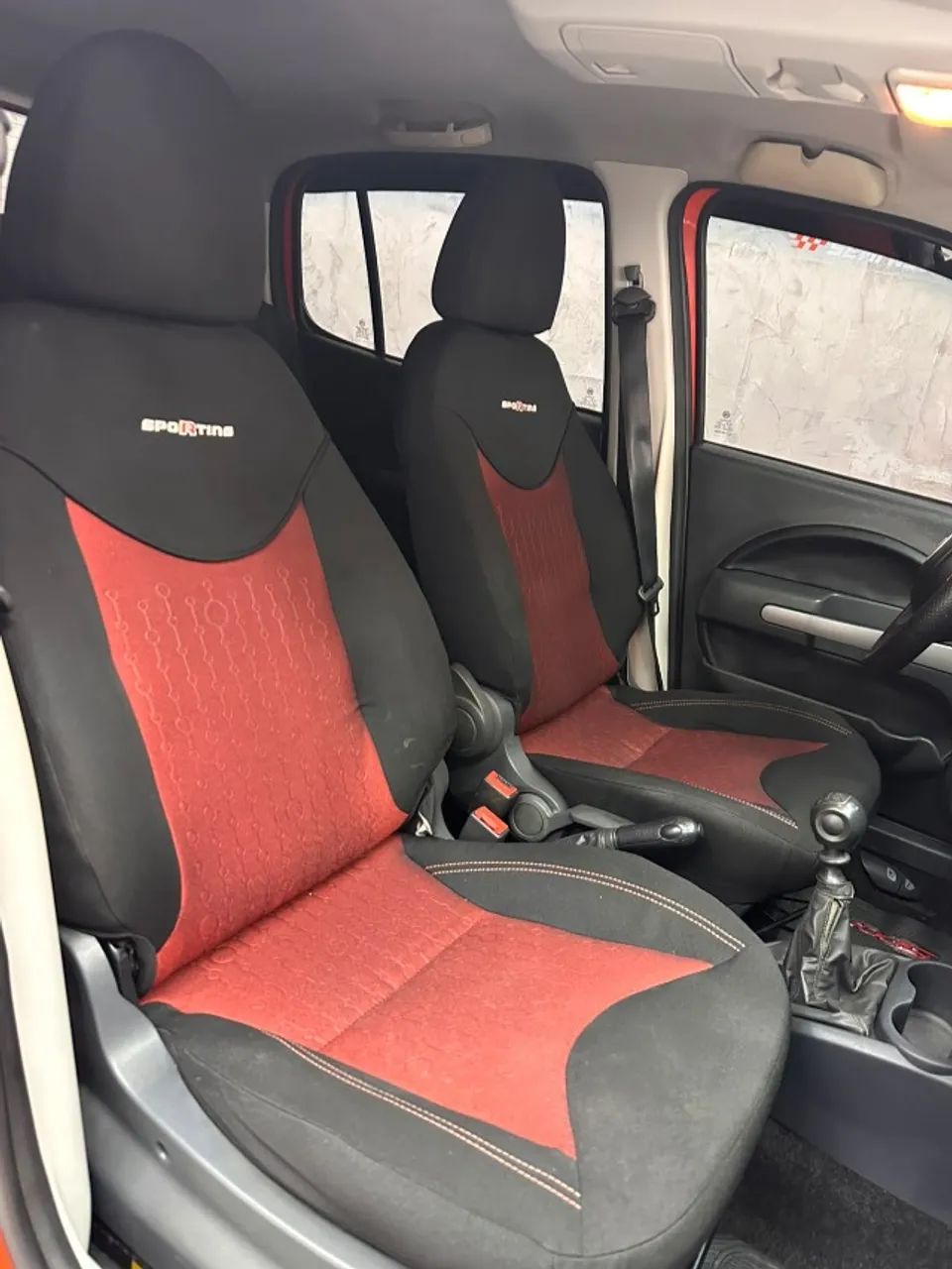 Fiat Uno Sporting 1.4 EVO Fire Flex 8V 4P 2012 - Foto 2