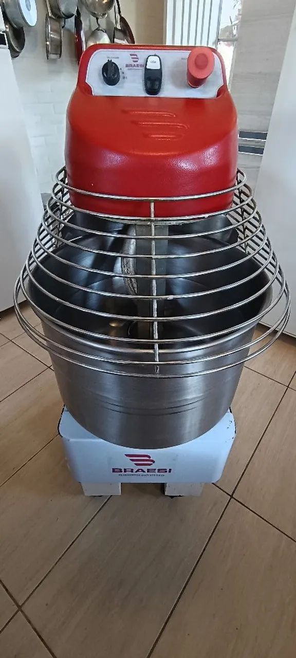 Masseira braesi 15kg ótimo estado, com carrinho.  - Foto 2