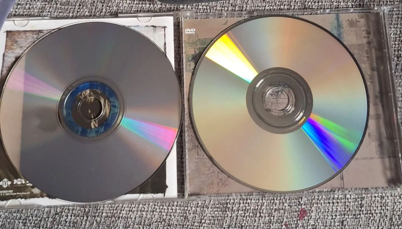 Cd Three Days Grace - edição limitada com DVD Bônus - Foto 4