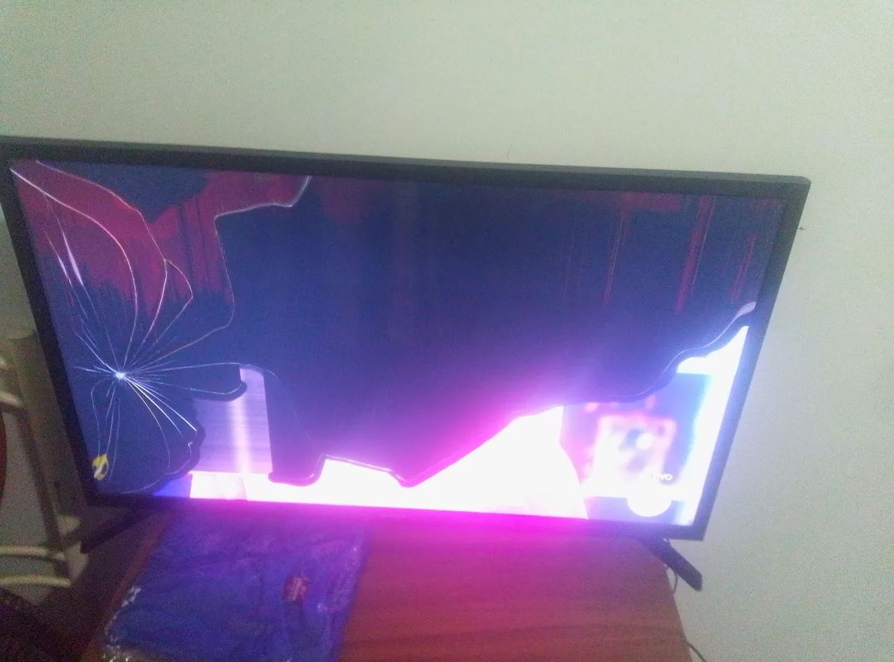 Uma tv Samsung de 32  - Foto 3