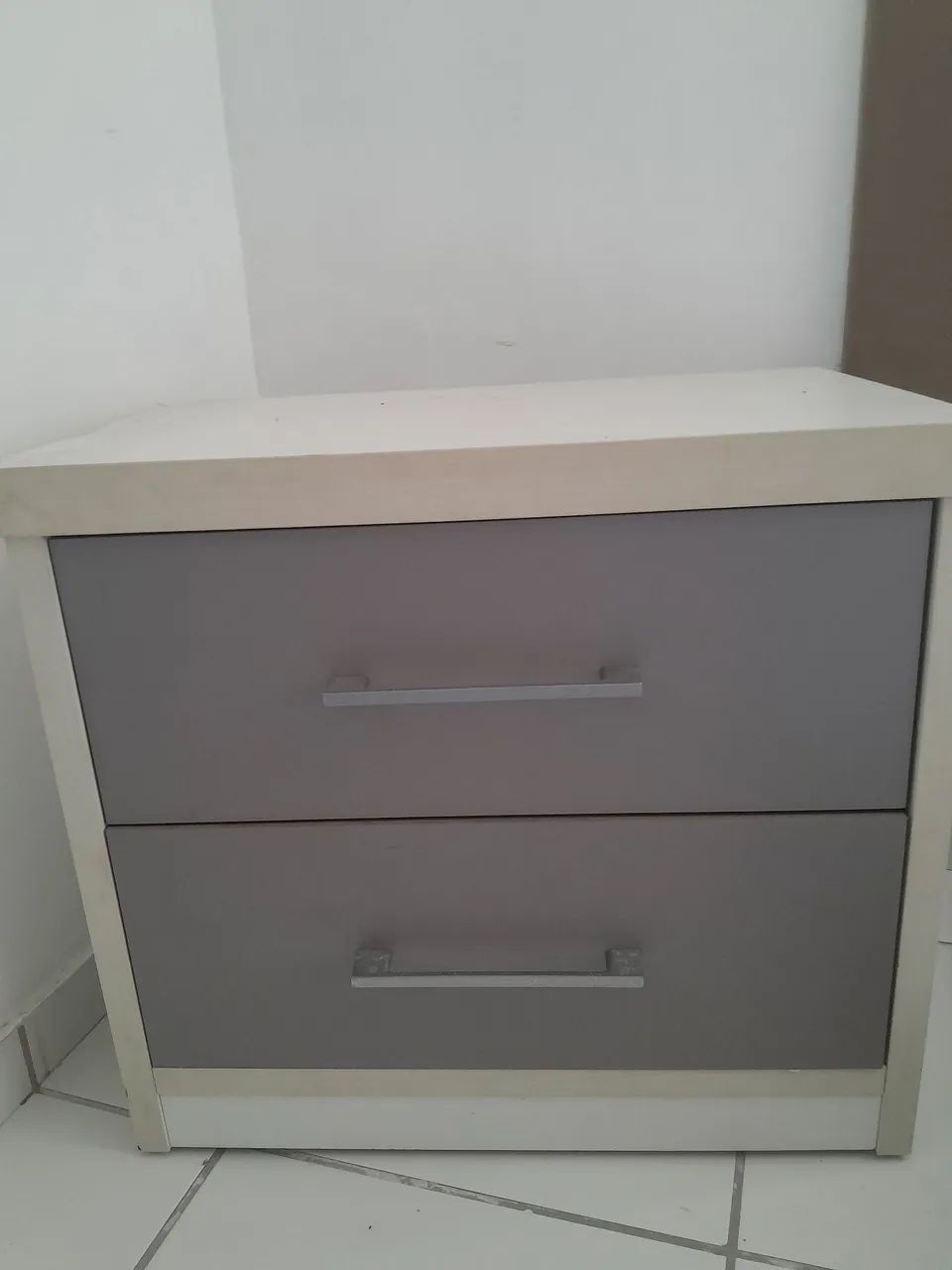 Vendo mesinha de cabeceira