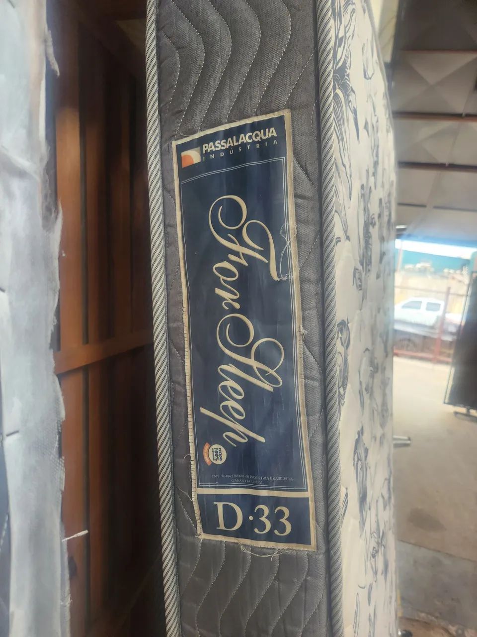 R$ 400 Duas Camas Box Solteiro com colchão  - Foto 4