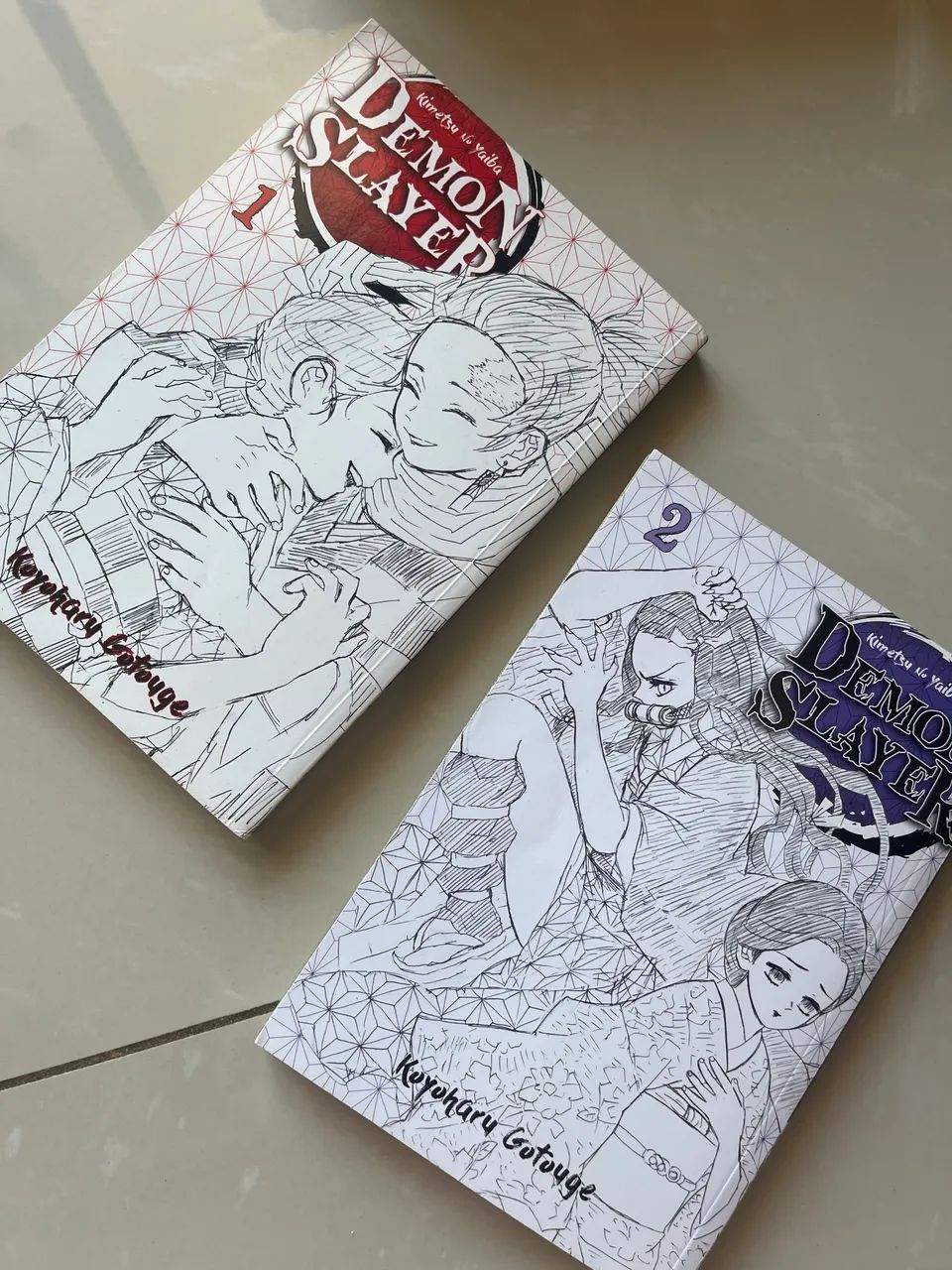Mangás Demon Slayer (1 e 2) - Foto 3
