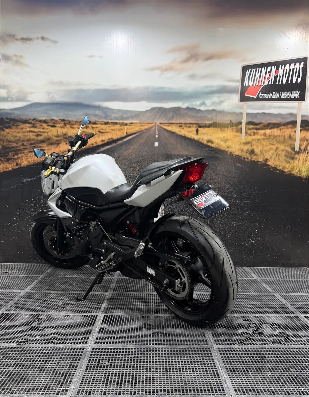 YAMAHA XJ6 N 2012  - Foto 4