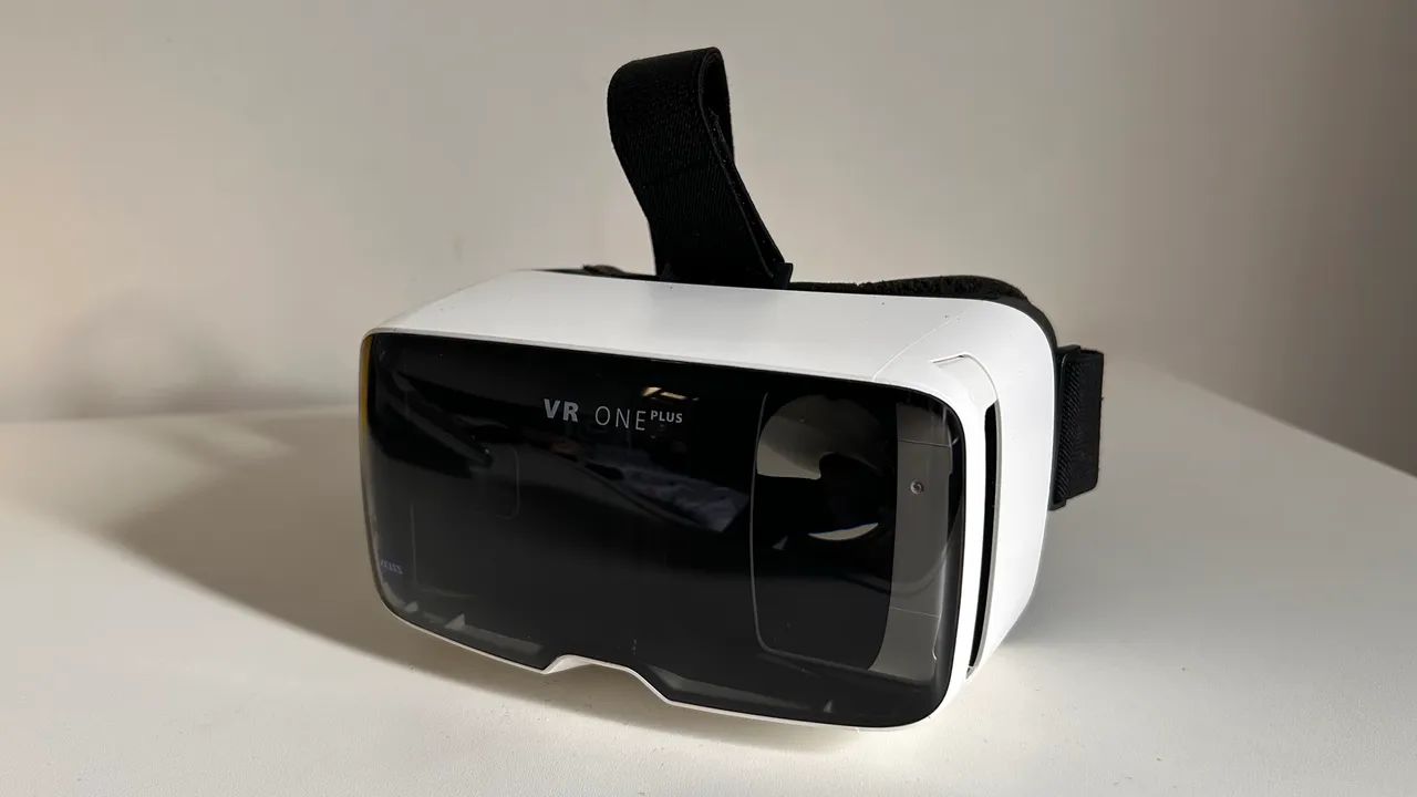 Zeiss VR One Plus