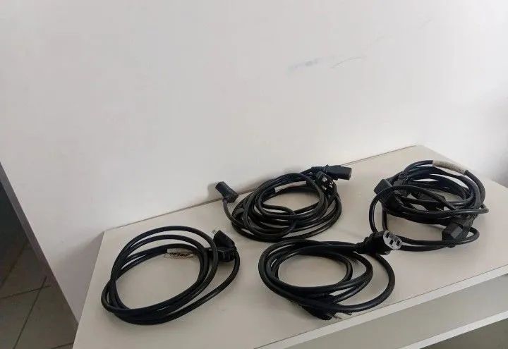 Kit 4 Cabos De Força Energia Tripolar Iec C13 Usado - Foto 3