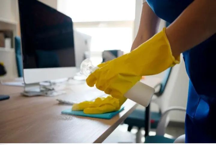 Serviços de limpeza e organização 