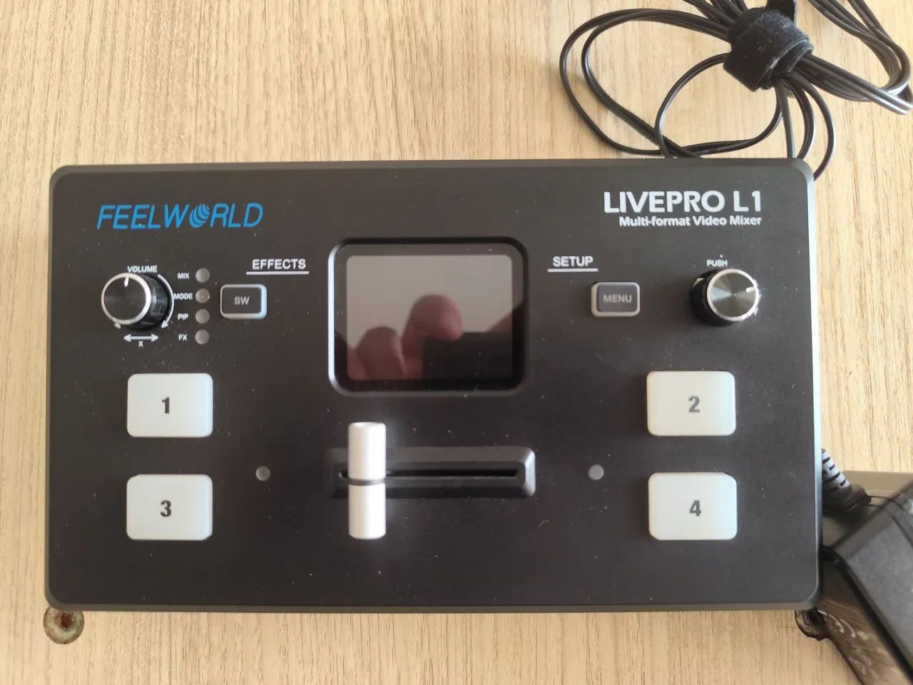 Switch Livepro L1 FEELWORLD