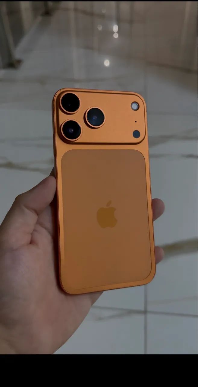iPhone XR na carcaça do 17 pro