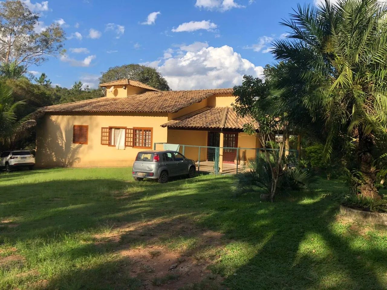 Sítio à venda em Divinópolis/MG com 12.500 m² e 4 suítes