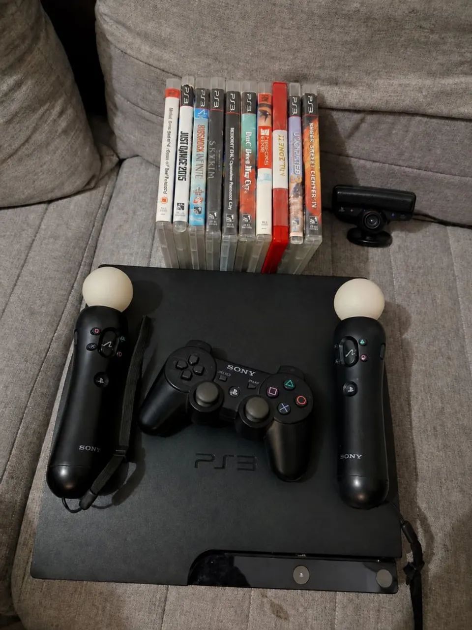PS3 Slim + Kit Move + 15 Jogos 