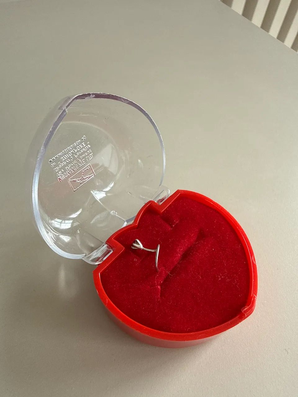 Vendo Piercing de Ouro Branco com pedra de Rubi - Foto 4