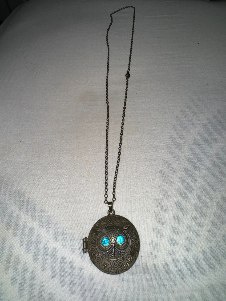 Colar Vintage/ antigo Relicário de Coruja 