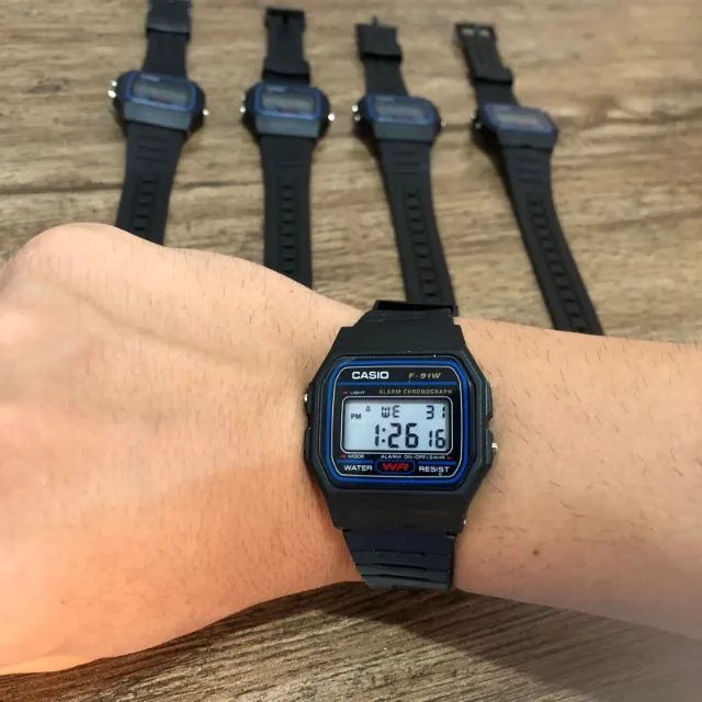 Relógio Casio Retrô Preto | Clássico, Leve e Resistente - Foto 4