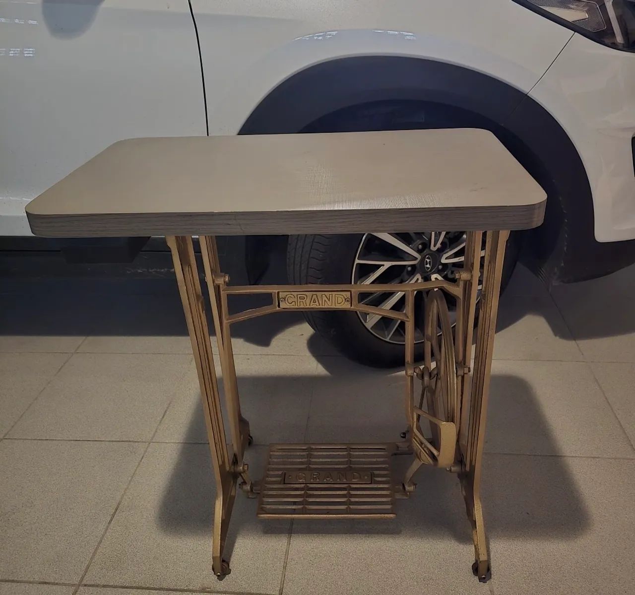 Mesa para máquina de costura 