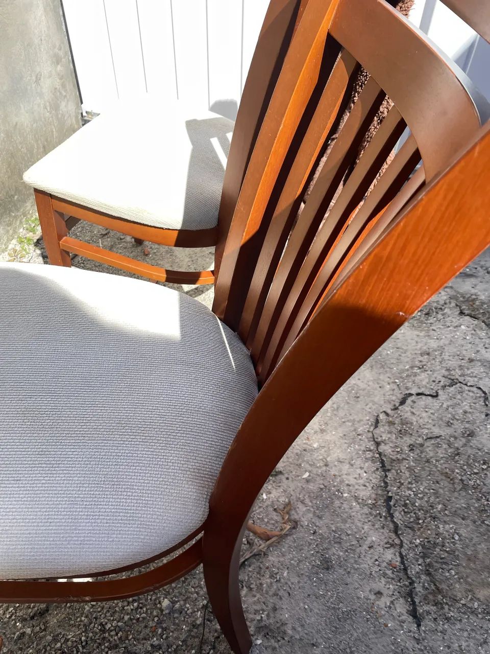 Mesa com Cadeiras de Madeira Maciça  - Foto 2