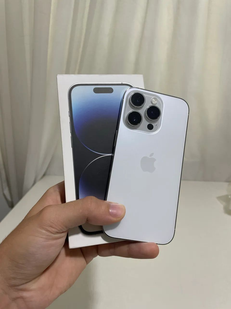 iPhone 14 Pro 256GB - Silver / Branco (Completo na Caixa +
