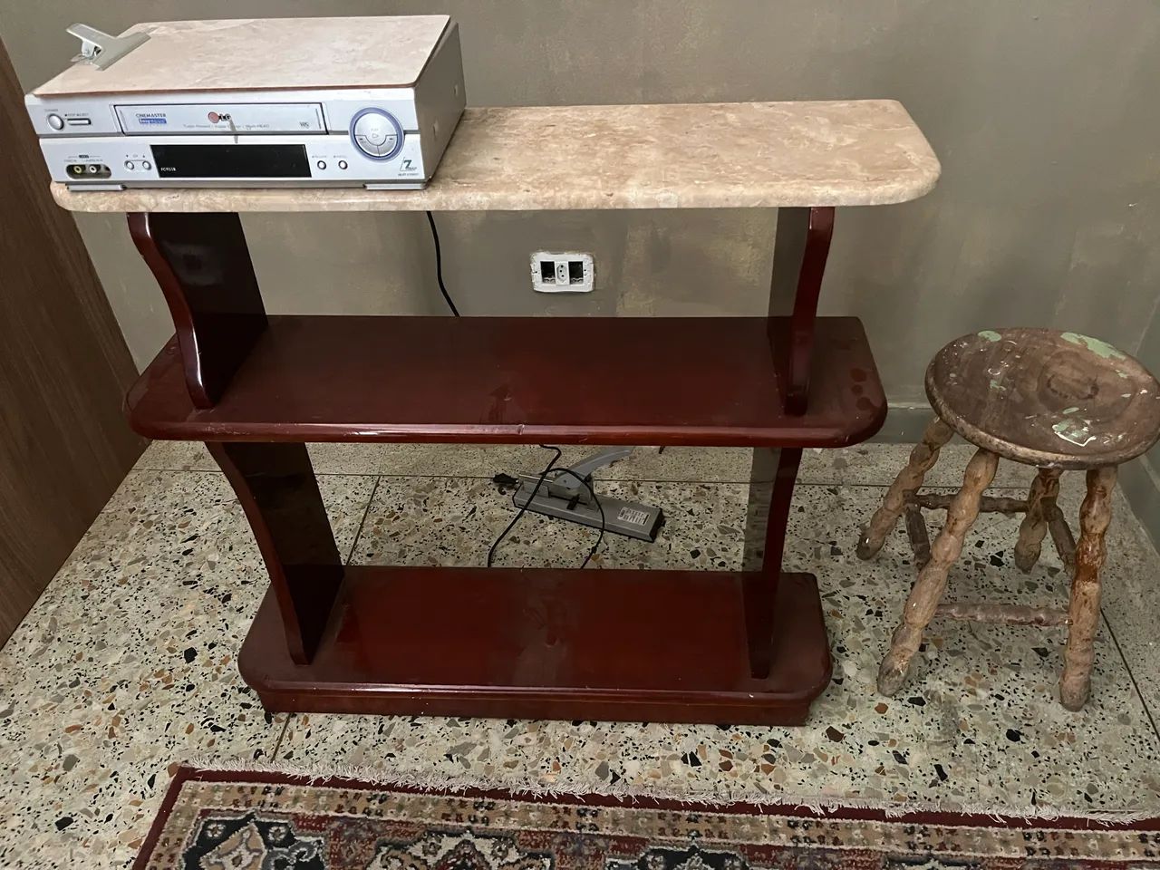 Vendo Hack parede mogno e mármore