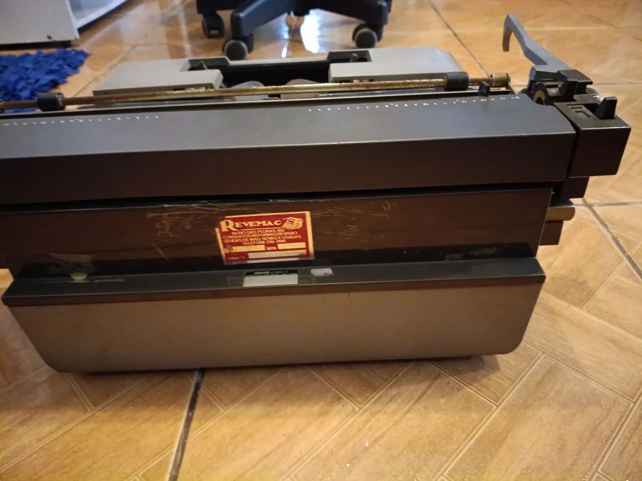 Máquina de Escrever Olivetti Linea 98 - Foto 4
