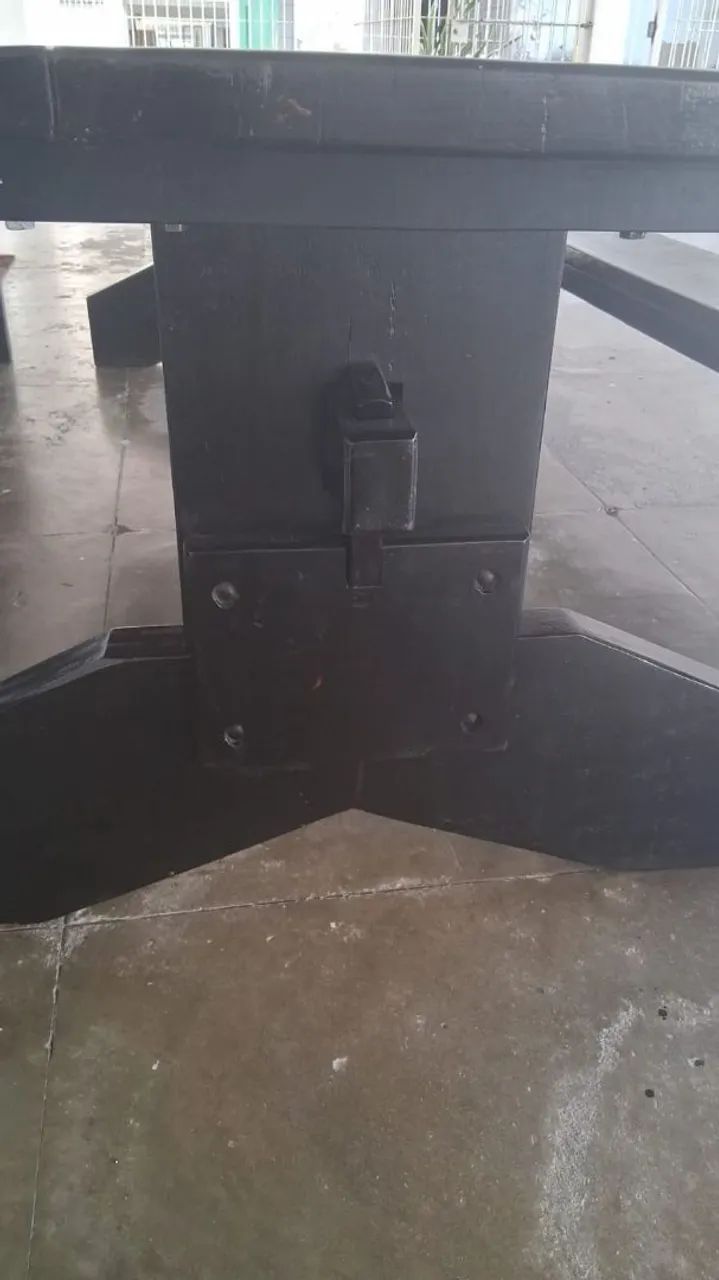 Conjunto : Mesa e os dois bancos 