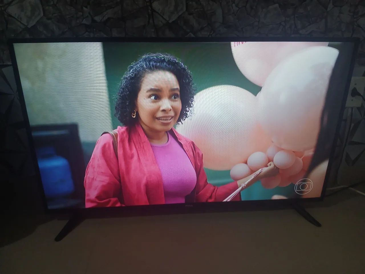 Vendo tv smart tv philco de 43 polegadas no precinho pra hoje - Foto 3
