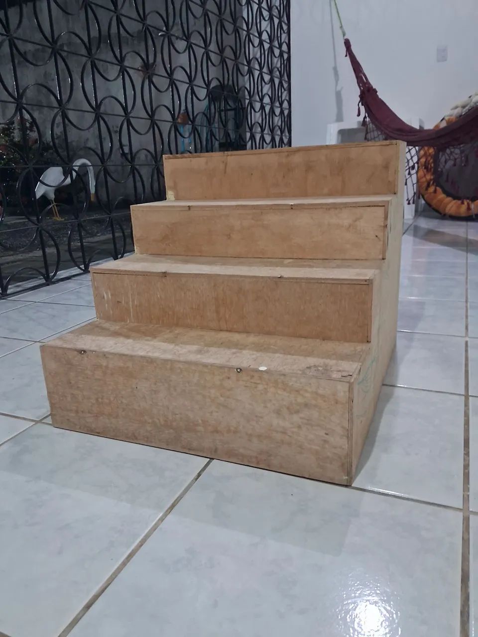 Escada PET com 4 degraus