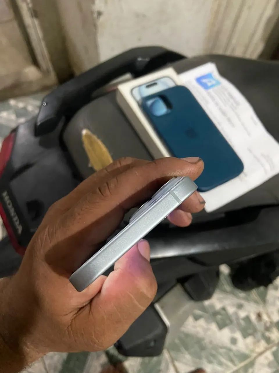 VENDO ESSE IPHONE 15 128GB NOTA FISCAL E CAIX  - Foto 4