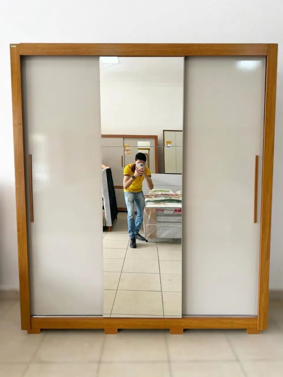Guarda roupa e multiuso 