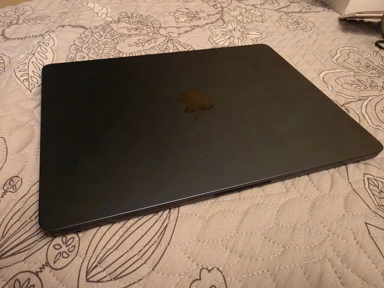 MacBook Air M2 2022 8gb/256gb (detalhe no teclado) - Notebooks