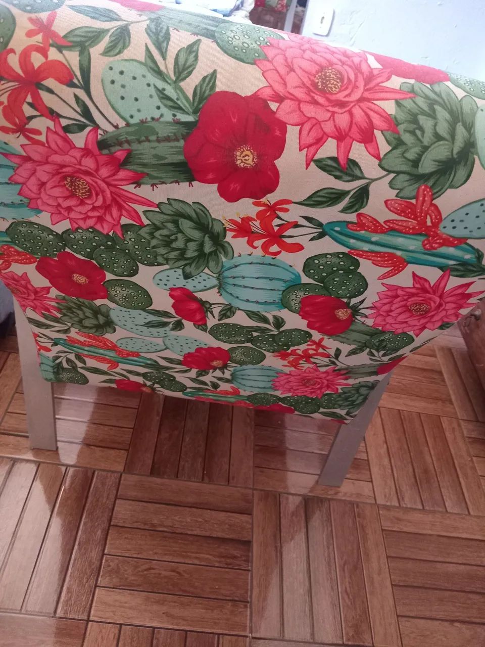 Poltrona braços de alumínio 