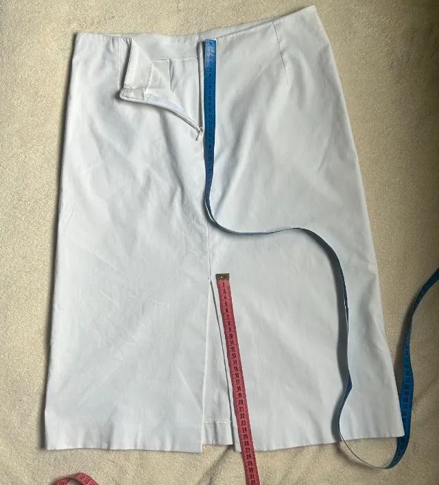 Saia midi Cori 42 Branca tipo lápis com lycra - Foto 5