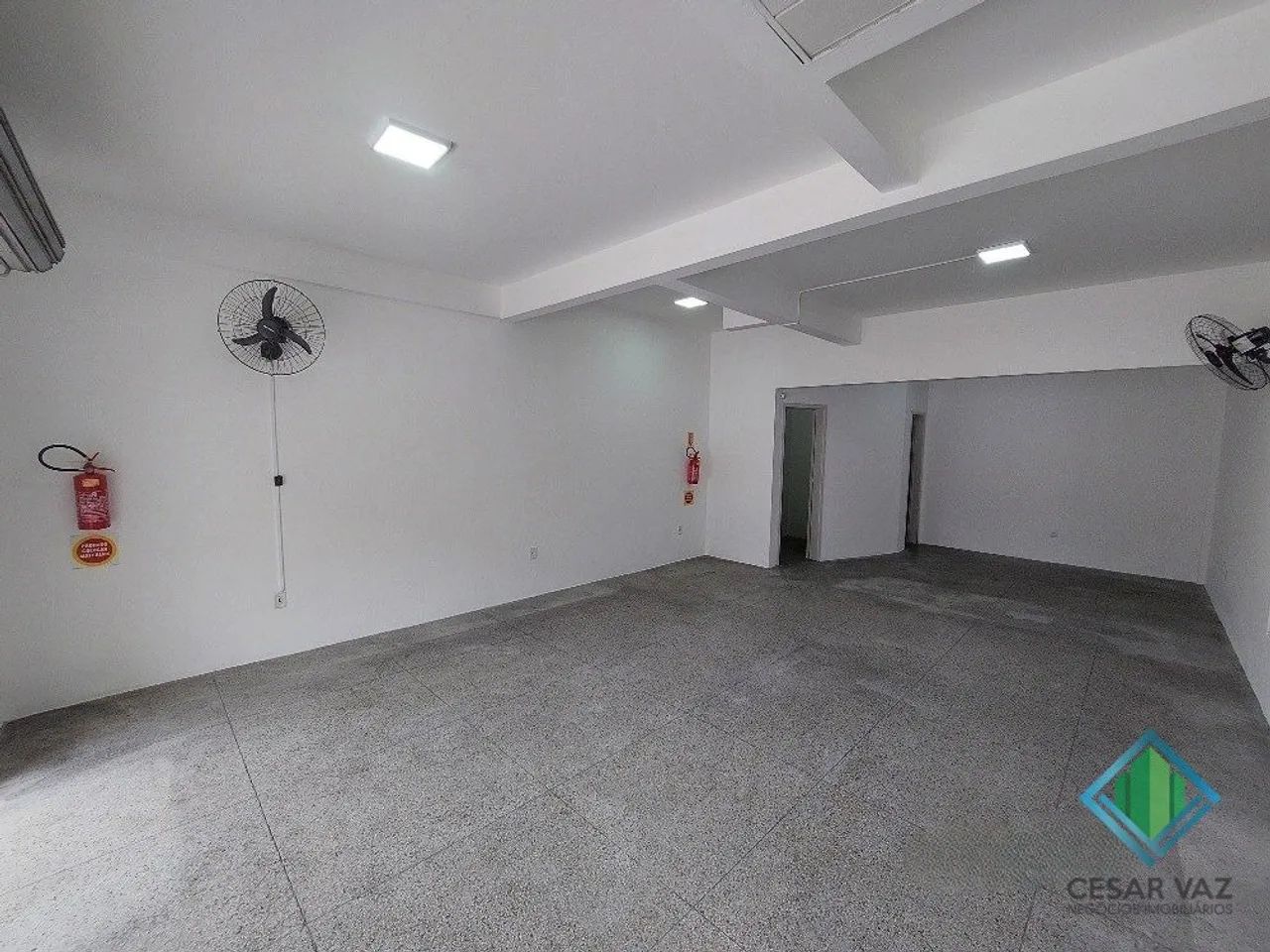 Loja térrea em excelente localização no bairro kobrasol. - Foto 5
