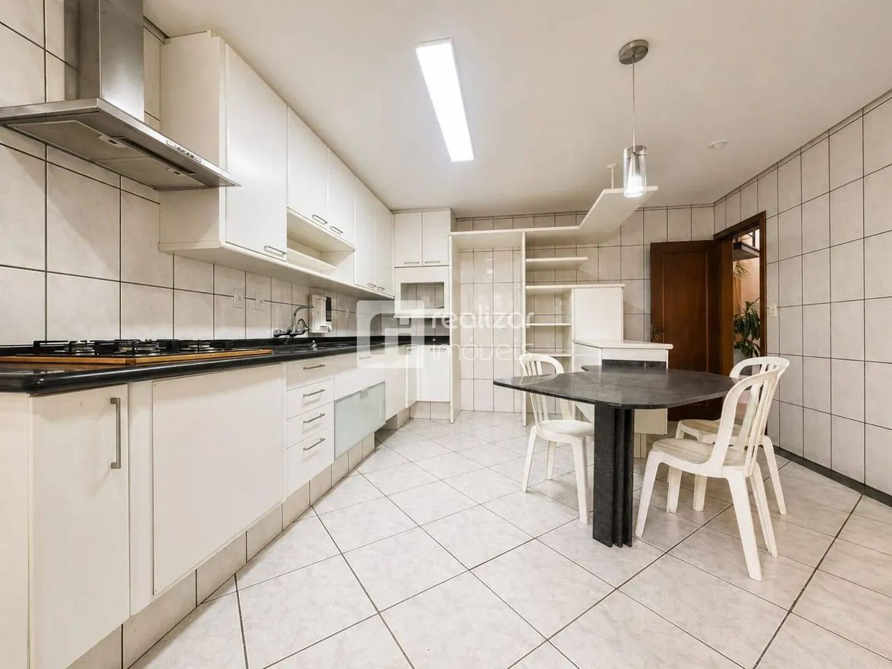 CASA ALTO PADRÃO COM PISCINA E 4 DORMITÓRIOS NO SANTA MÔNICA - Foto 4