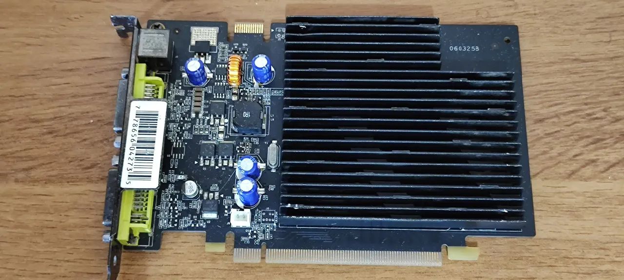 Placa de vídeo msi 7600gs 