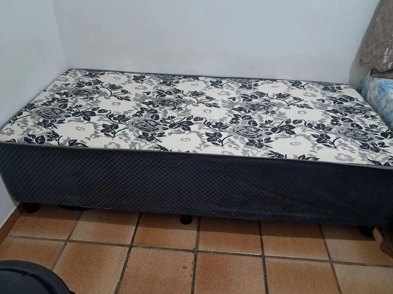 Cama de solteiro box