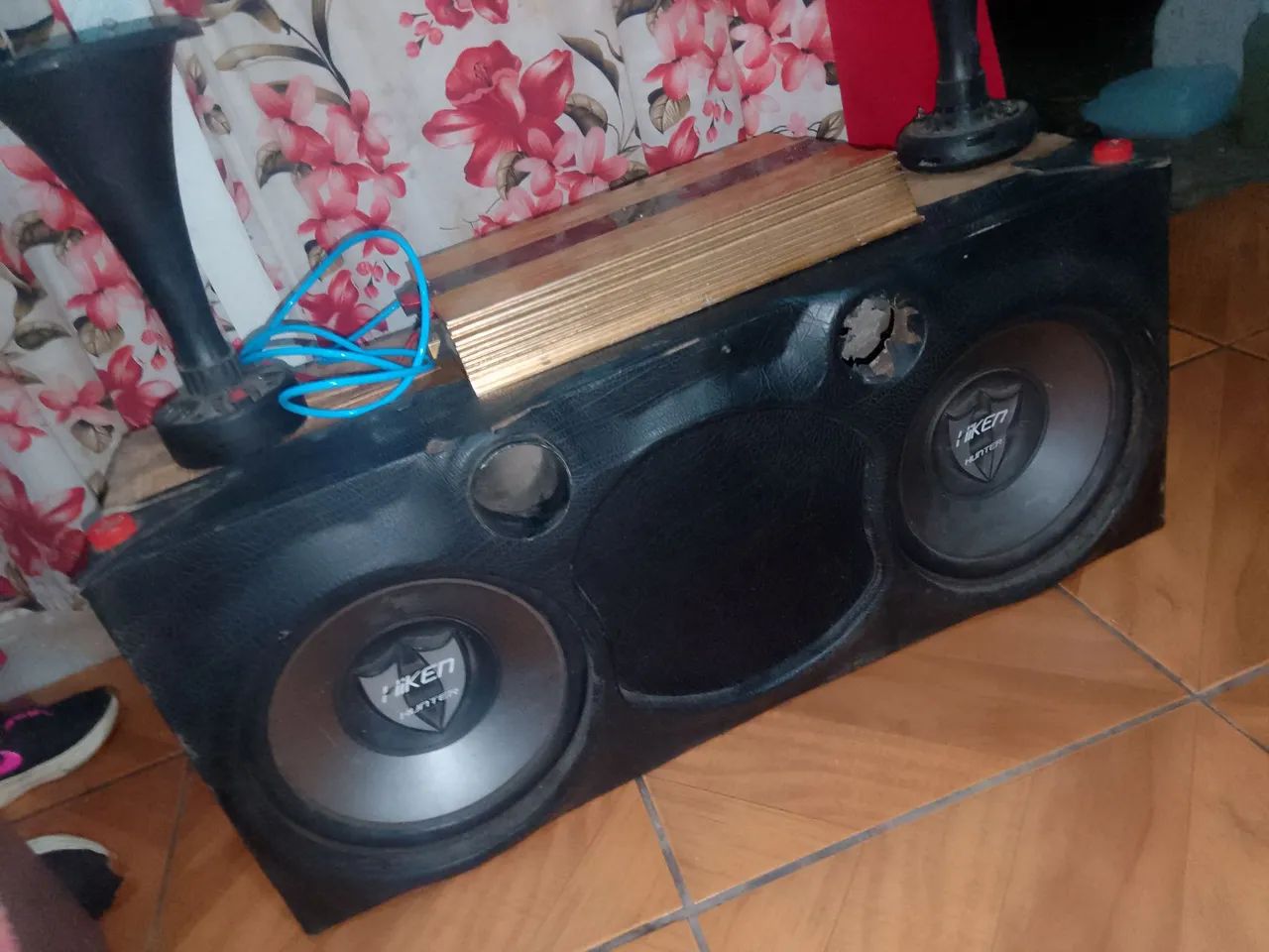 Vendo som de carro 