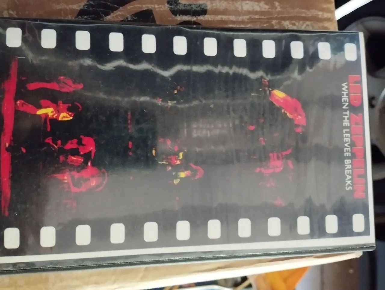Duas fitas VHS vídeo LED Zeppelin. - Foto 2