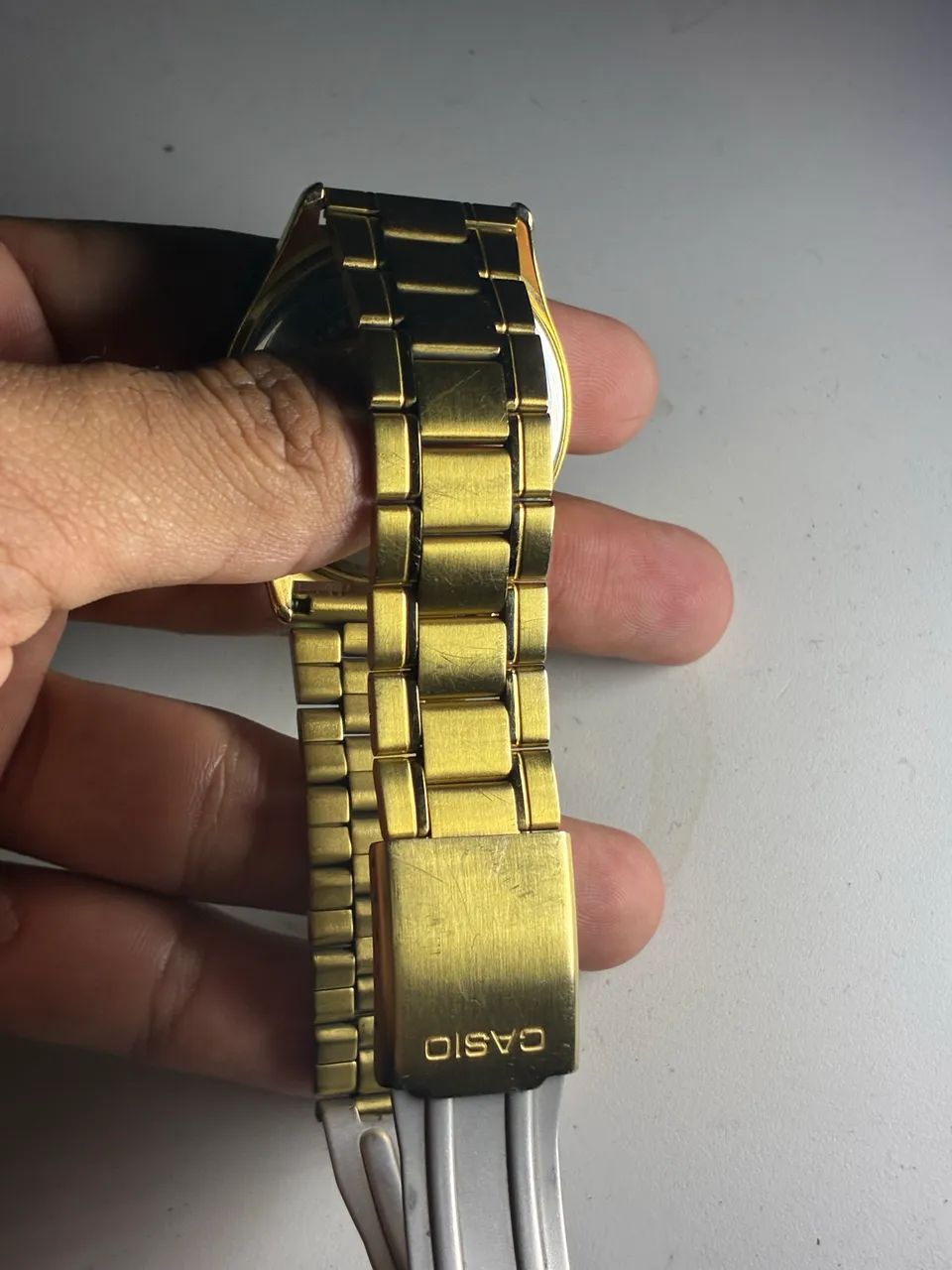 Relógio Casio  Classico Dourado Mtp-v006g-9budf-br - Foto 3