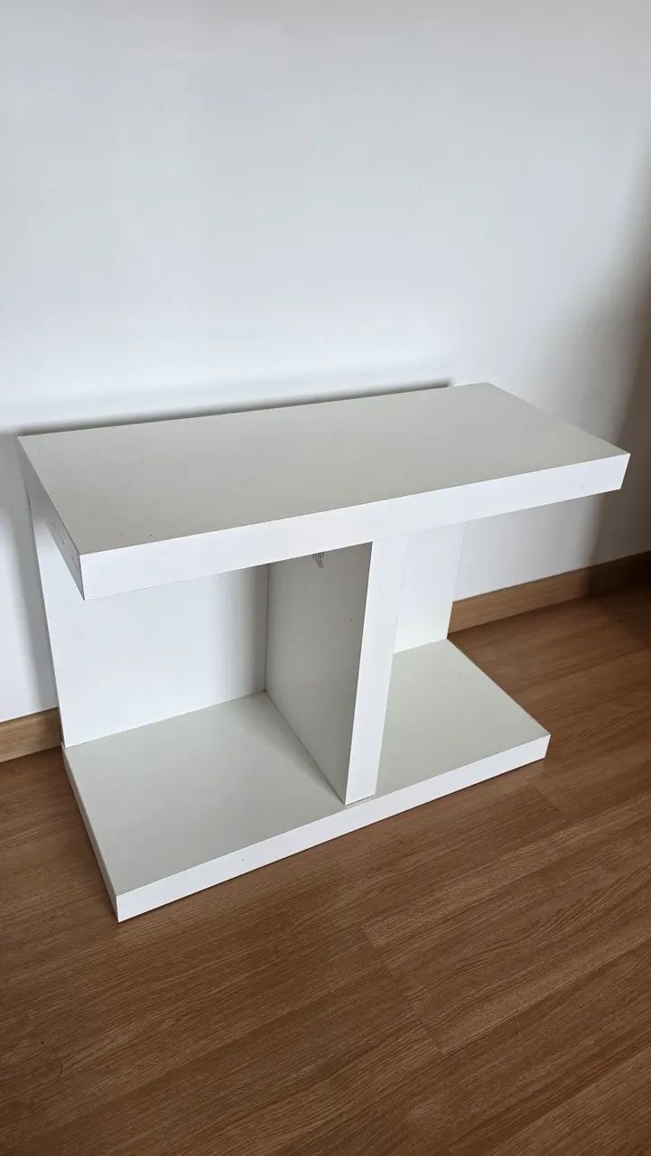 Mesa lateral de decoração