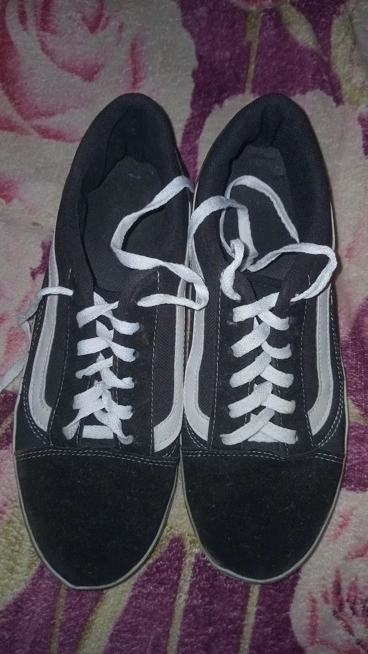 Vendo sapato Vans preto e branco 