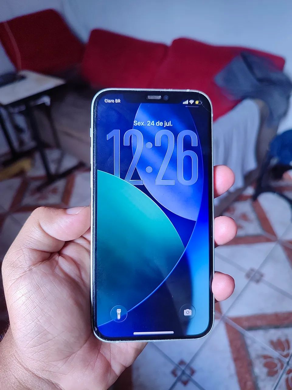 iPhone 12 (64GB)