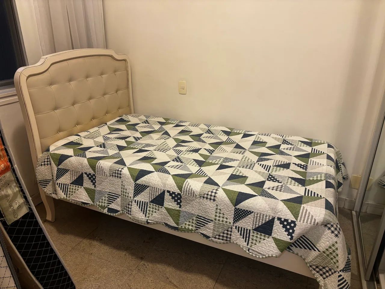 Cama Provençal com Cabeceira Estofada