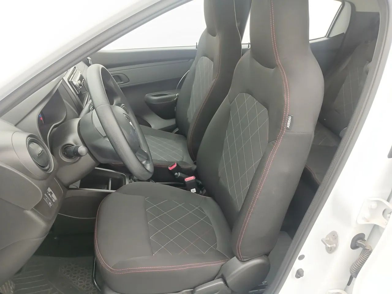 Renault Kwid 1.0 Zen, foto 16 de 18