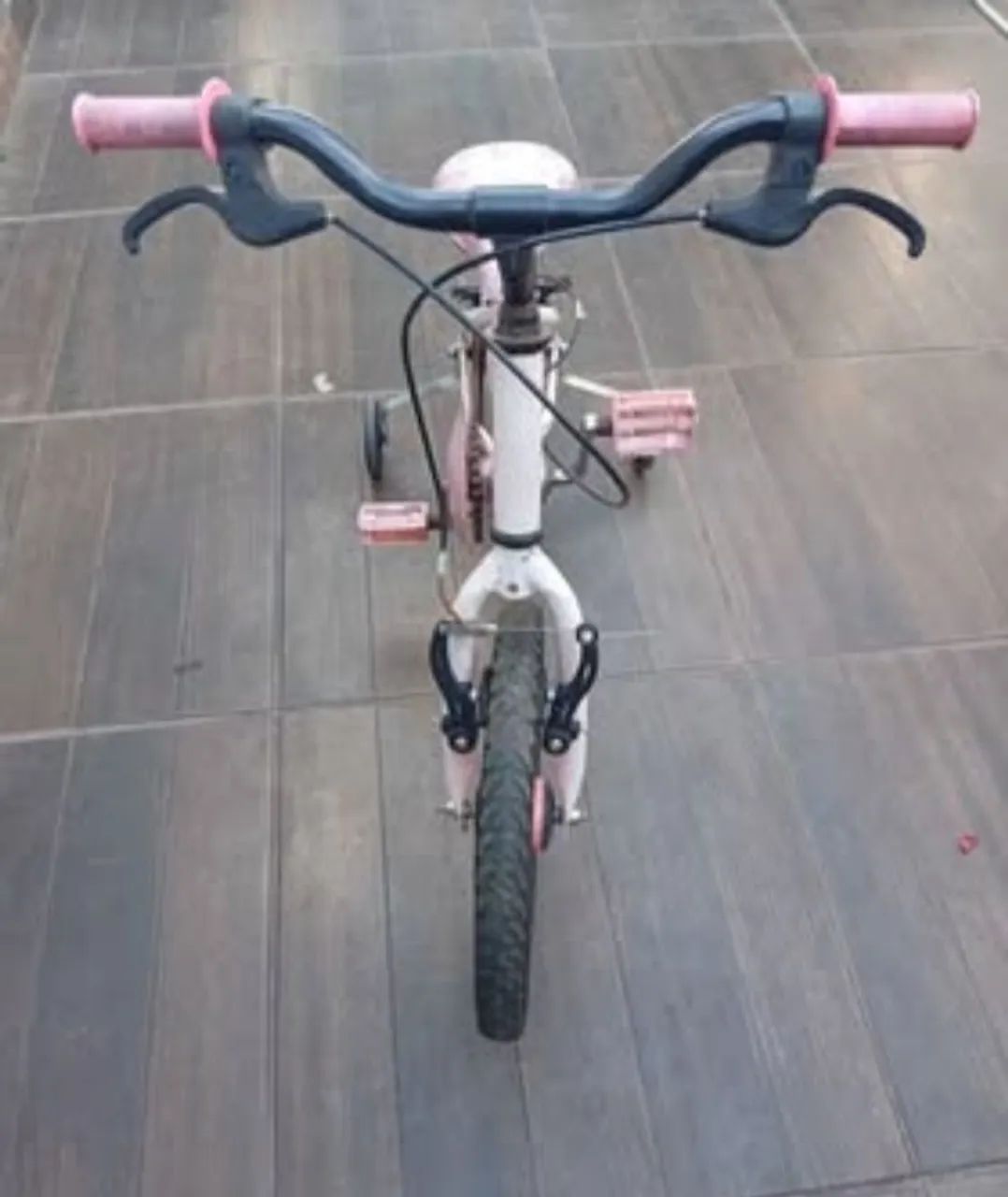 Bicicleta infantil rosa aro 16 com rodinhas  - Foto 2